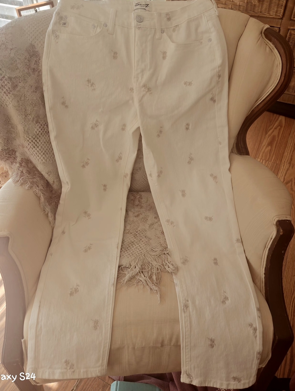 Seven7 Cream Straight Leg Jeans with Subtle Floral Embroidery